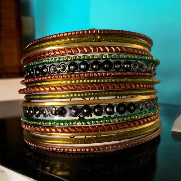 Jewelry - Elegant Multicolor Bangle Set